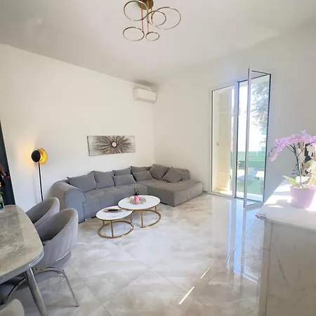 Stunning 3 Bedrooms, Garden, Jacuzzi, Monaco *