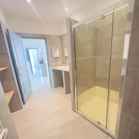 Stunning 3 Bedrooms, Garden, Jacuzzi, Monaco Apartmán Beausoleil