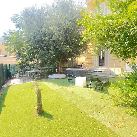 Apartmán Stunning 3 Bedrooms, Garden, Jacuzzi, Monaco *