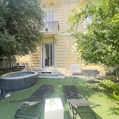 Stunning 3 Bedrooms, Garden, Jacuzzi, Monaco *