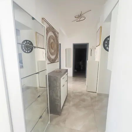 Stunning 3 Bedrooms, Garden, Jacuzzi, Monaco